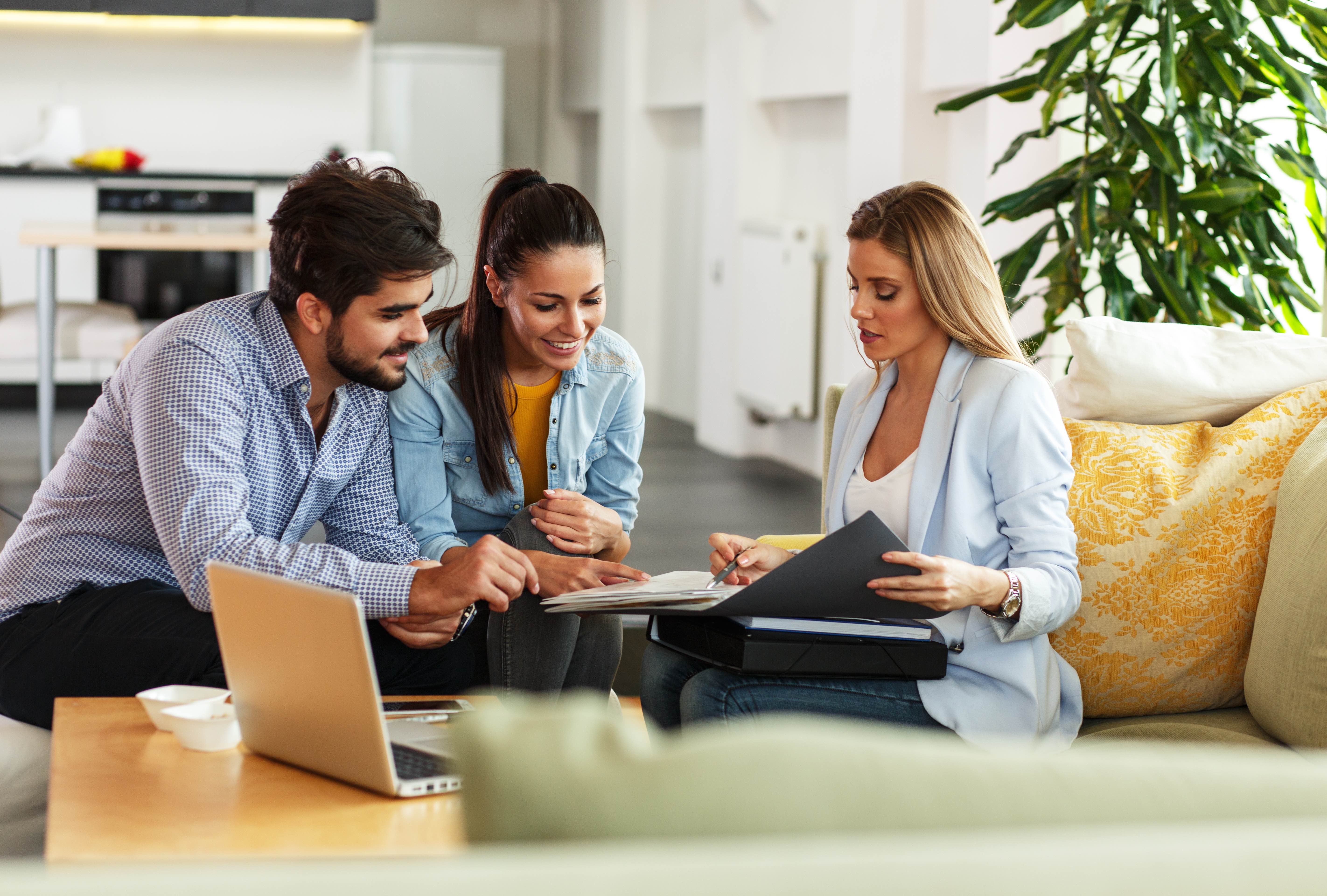 Agent consulting with clients